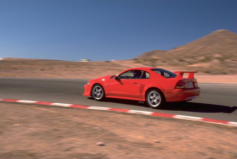  Ford Mustang SVT Cobra R 2000 года  (фото 20 из 128)